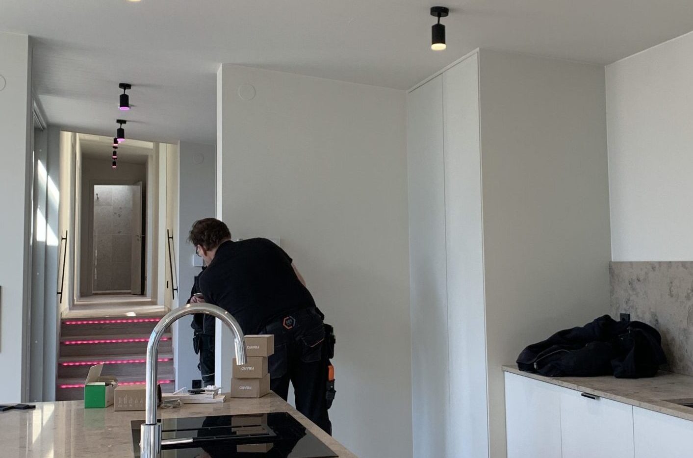 Solid El AB är din elektriker i Nacka om du behöver snabb, smidig och effektiv service inom el och elinstallationer.